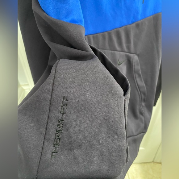 Nike Therma-fit Navy Hoodie with big swoosh - Picture 5 of 8